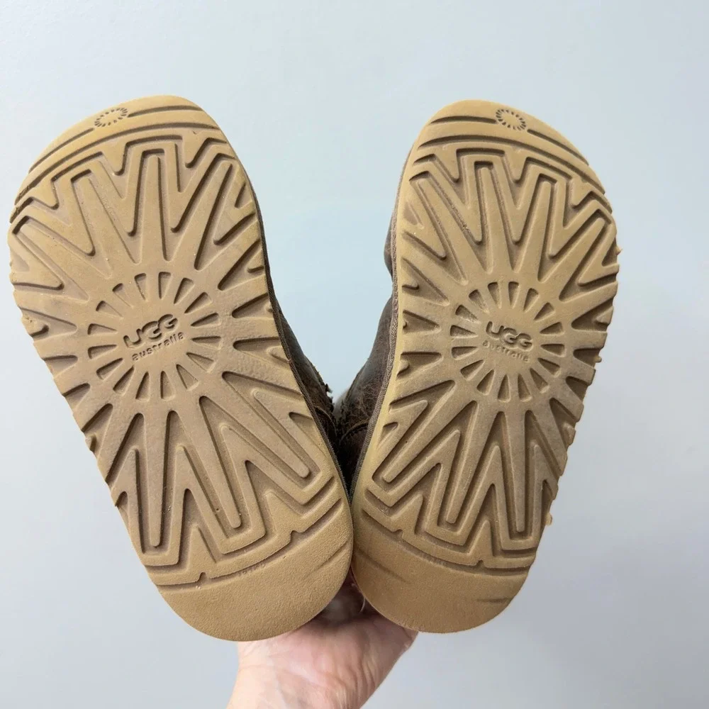 UGG Australia Kensington Girls Youth 3 Sheepskin Lined Brown Leather Boots 1969
